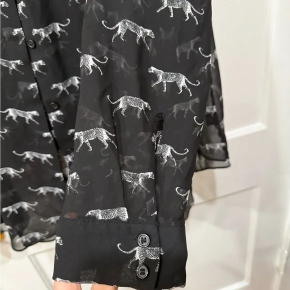Lane Bryant Black & White with Cheetahs Animal Print Sheer Blouse 26/28 EUC - Picture 5 of 9